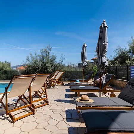 Melodia Lefkada 2 شقة